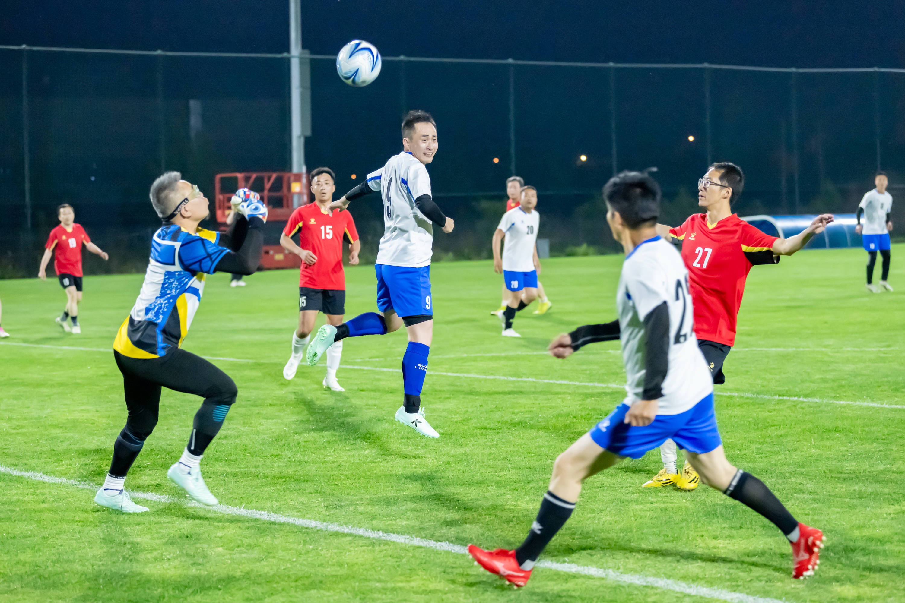 也可胜任边 也可胜任边